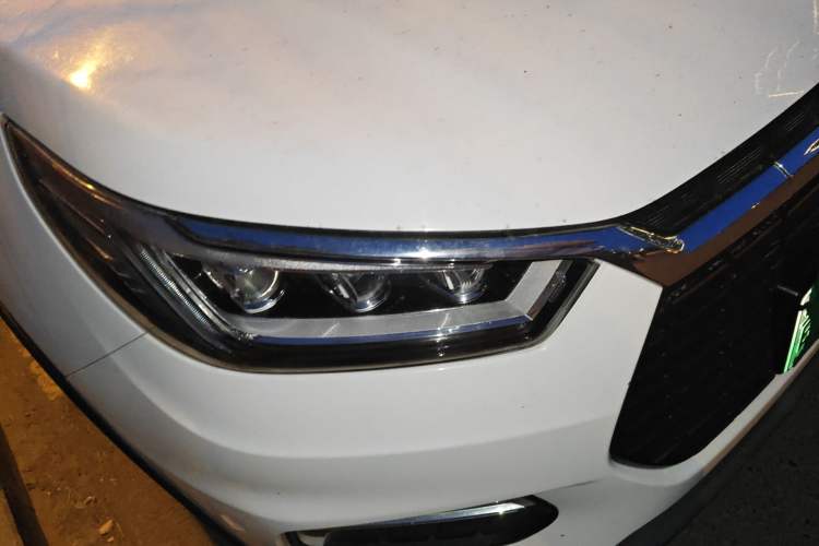 Used BYD Yuan New Energy 2019 EV535 Smart Connect Trendsetting Model Right Front Headlight