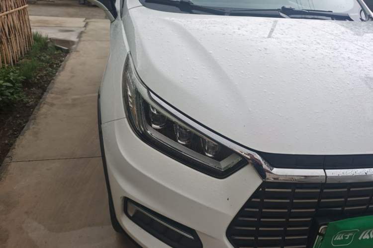 Used BYD Yuan New Energy 2019 EV535 Smart Connect Trendsetting Model Right Front Headlight