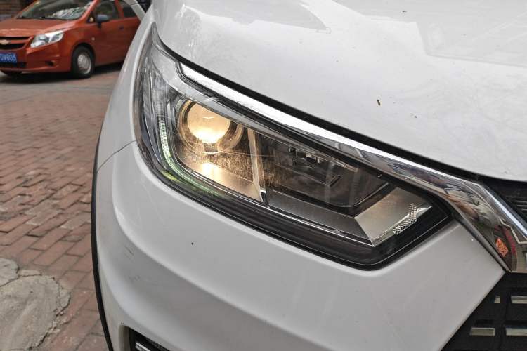 Used BYD Yuan New Energy 2019 EV360 Smart Connect Leading Model Right Front Headlight