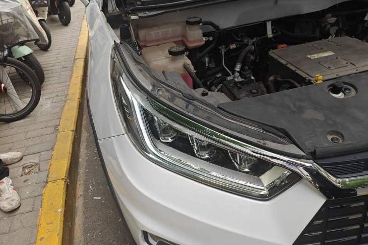 Used BYD Yuan New Energy 2019 EV535 Smart Connect Trendsetting Model Right Front Headlight