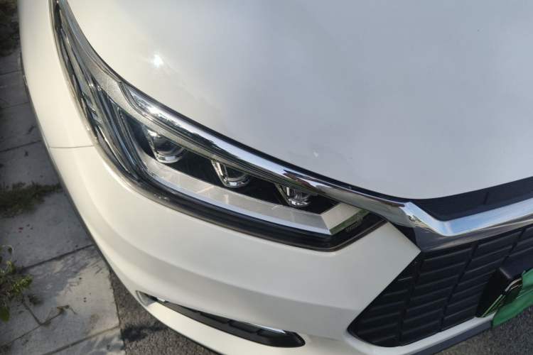 Used BYD Yuan New Energy 2019 EV535 Smart Connect Elite Model Right Front Headlight