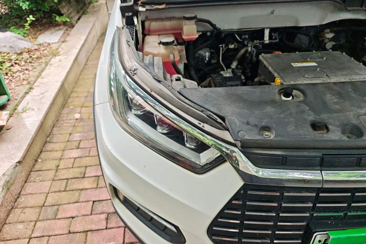 Used BYD Yuan New Energy 2019 EV535 Smart Connect Trendsetting Model Right Front Headlight