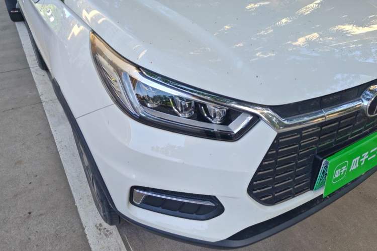 Used BYD Yuan New Energy 2019 EV535 Smart Connect Trendsetting Model Right Front Headlight