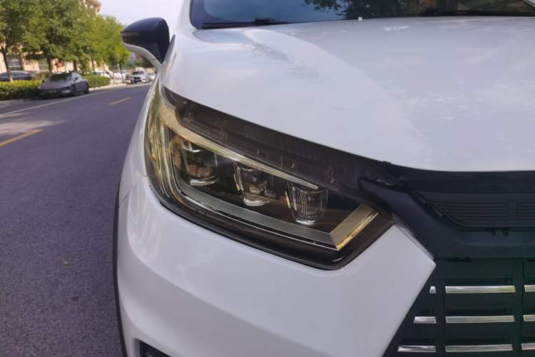 Used BYD Yuan New Energy 2019 EV360 Smart Connect Luxurious Model Right Front Headlight