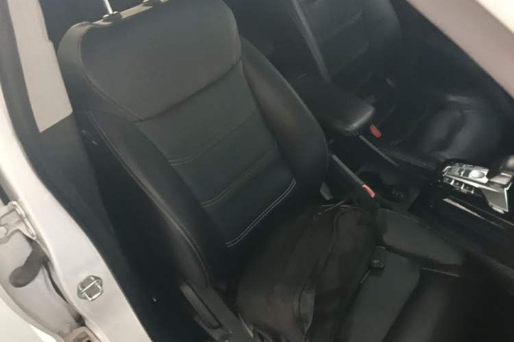 Used BYD Yuan New Energy 2019 EV360 Smart Connect Enjoyment Model Right Front Seat