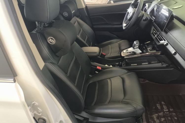 Used BYD Yuan New Energy 2019 EV535 Smart Connect Trendsetting Model Right Front Seat