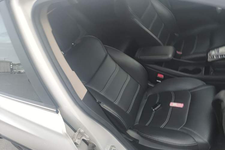Used BYD Yuan New Energy 2019 EV535 Smart Connect Trendsetting Model Right Front Seat