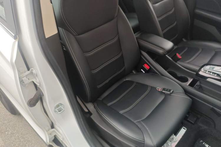 Used BYD Yuan New Energy 2019 EV360 Smart Connect Leading Model Right Front Seat