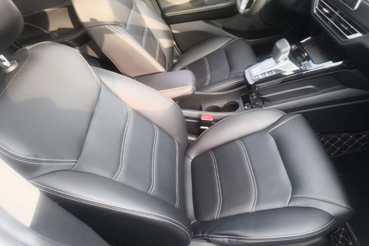 Used BYD Yuan New Energy 2019 EV535 Smart Connect Trendsetting Model Right Front Seat