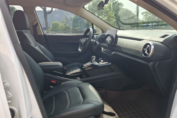 Used BYD Yuan New Energy 2019 EV535 Smart Connect Trendsetting Model Right Front Seat