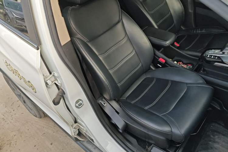Used BYD Yuan New Energy 2019 EV535 Smart Connect Trendsetting Model Right Front Seat