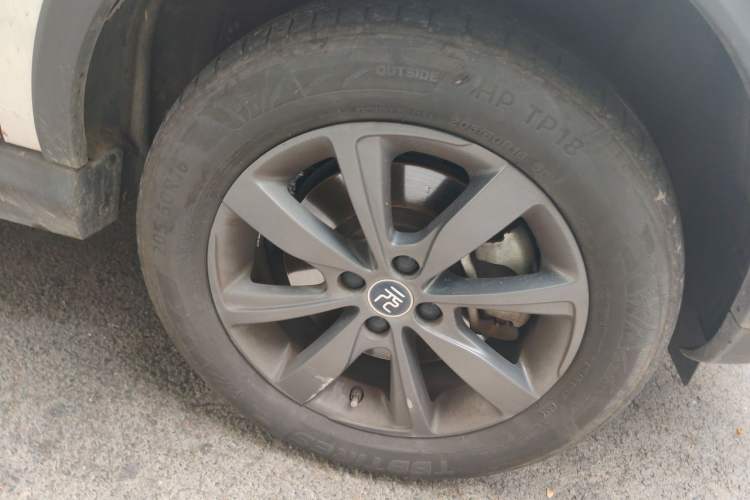 Used BYD Yuan New Energy 2019 EV360 Smart Connect Enjoyment Model Right Front Wheel Hub