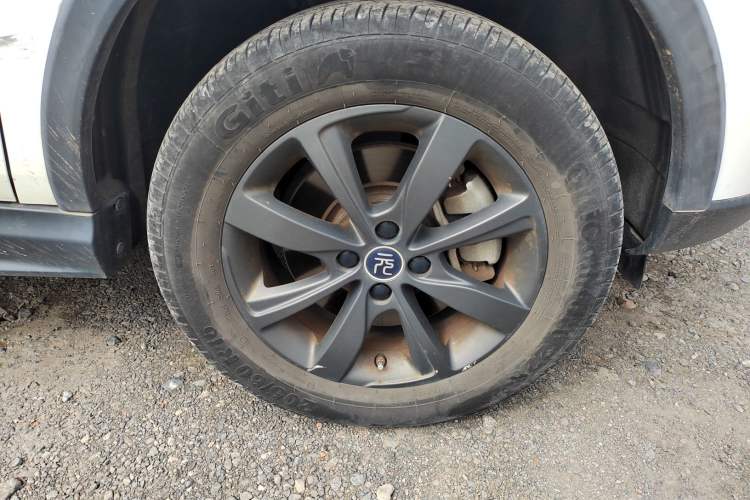 Used BYD Yuan New Energy 2019 EV360 Smart Connect Enjoyment Model Right Front Wheel Hub