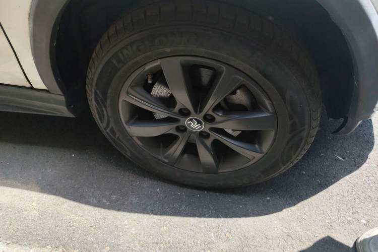 Used BYD Yuan New Energy 2019 EV535 Smart Connect Trendsetting Model Right Front Wheel Hub