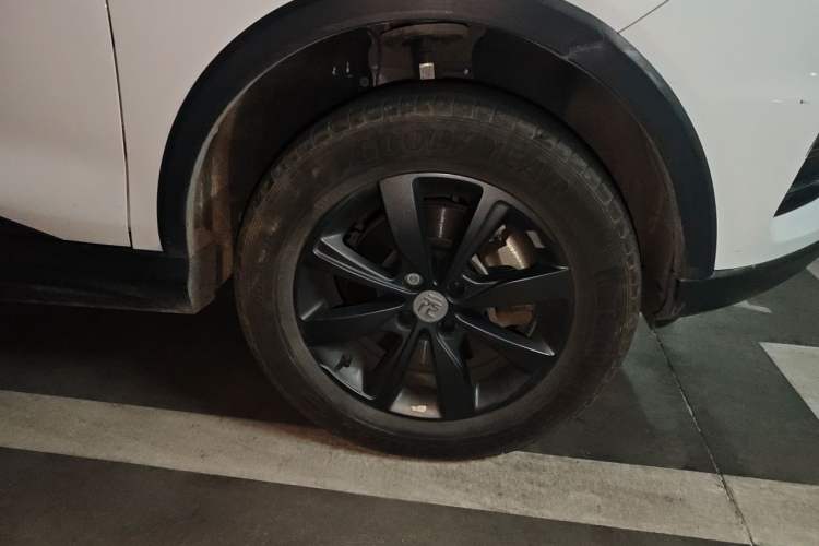 Used BYD Yuan New Energy 2019 EV360 Smart Connect Leading Model Right Front Wheel Hub