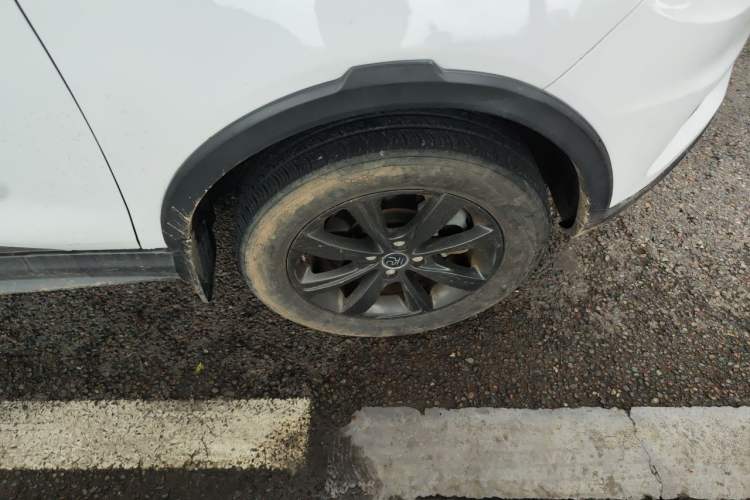Used BYD Yuan New Energy 2019 EV360 Smart Connect Luxurious Model Right Front Wheel Hub
