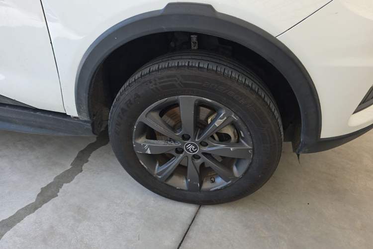Used BYD Yuan New Energy 2019 EV360 Smart Connect Luxurious Model Right Front Wheel Hub