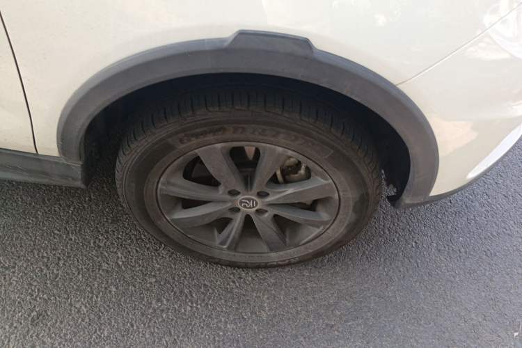 Used BYD Yuan New Energy 2019 EV535 Smart Connect Trendsetting Model Right Front Wheel Hub