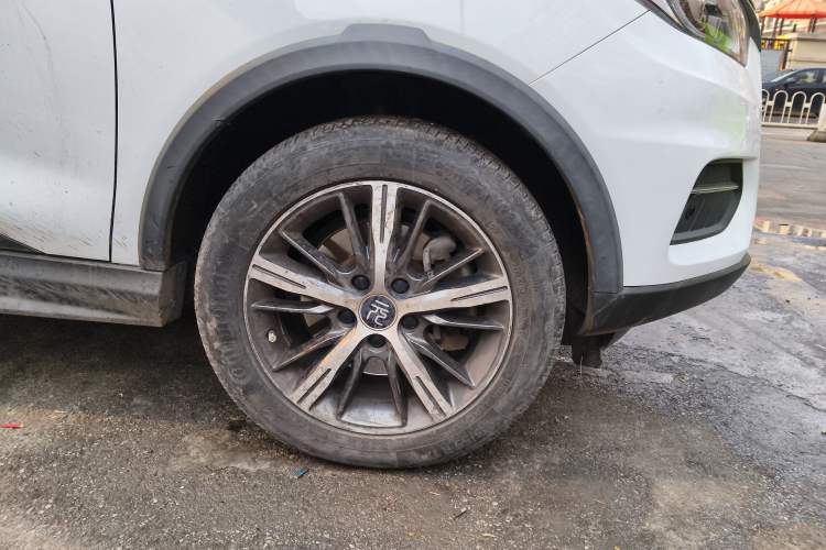 Used BYD Yuan New Energy 2019 EV535 High-Energy Leading Edition Right Front Wheel Hub