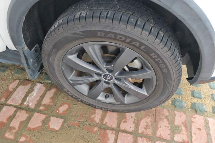 Used BYD Yuan New Energy 2019 EV360 Smart Connect Enjoyment Model Right Front Wheel Hub