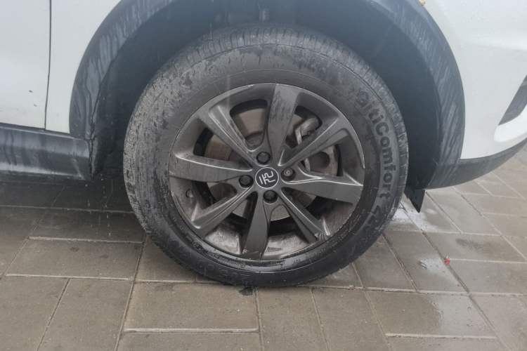 Used BYD Yuan New Energy 2019 EV535 Smart Connect Trendsetting Model Right Front Wheel Hub