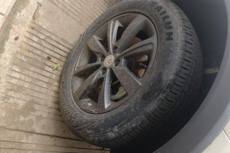 Used BYD Yuan New Energy 2019 EV360 Smart Connect Elite Model Right Front Wheel Hub