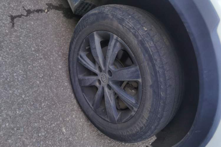 Used BYD Yuan New Energy 2019 EV360 Smart Connect Enjoyment Model Right Front Wheel Hub