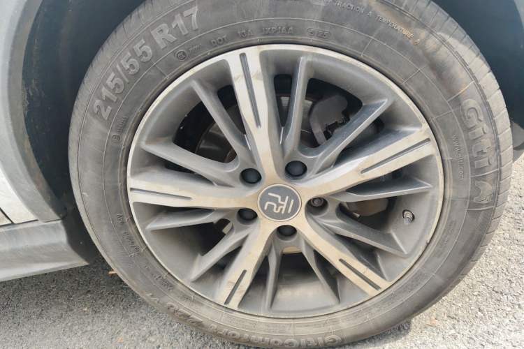 Used BYD Yuan New Energy 2019 EV535 High-Energy Leading Edition Right Front Wheel Hub