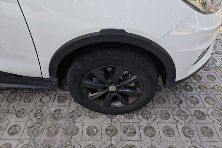 Used BYD Yuan New Energy 2019 EV360 Smart Connect Leading Model Right Front Wheel Hub