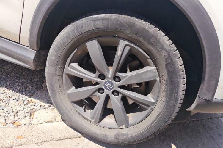 Used BYD Yuan New Energy 2019 EV535 Smart Connect Elite Model Right Front Wheel Hub