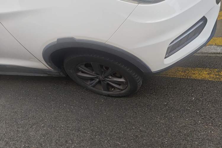 Used BYD Yuan New Energy 2019 EV535 Smart Connect Trendsetting Model Right Front Wheel Hub