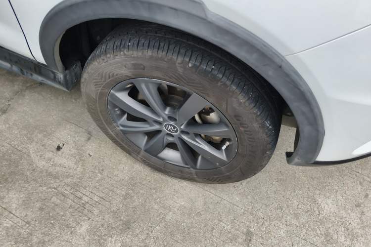 Used BYD Yuan New Energy 2019 EV535 Smart Connect Trendsetting Model Right Front Wheel Hub