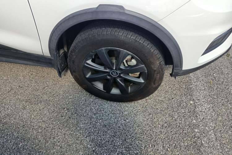 Used BYD Yuan New Energy 2019 EV535 Smart Connect Elite Model Right Front Wheel Hub
