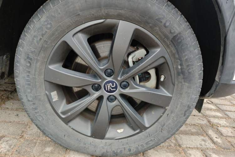 Used BYD Yuan New Energy 2019 EV535 Smart Connect Trendsetting Model Right Front Wheel Hub