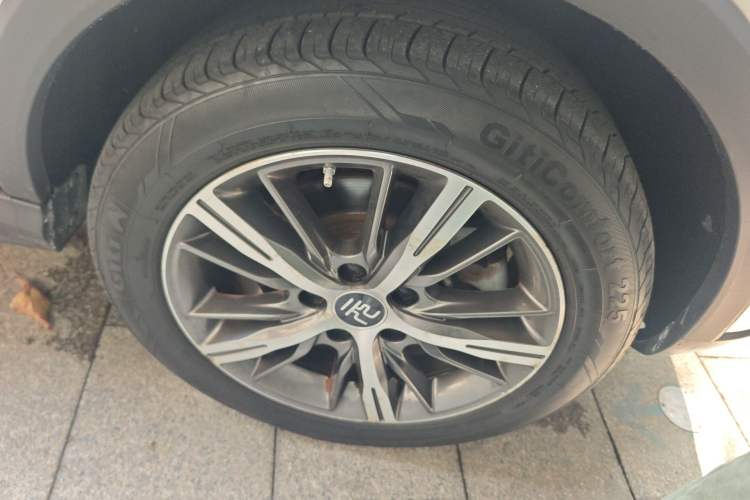 Used BYD Yuan New Energy 2019 EV535 High-Energy Leading Edition Right Front Wheel Hub