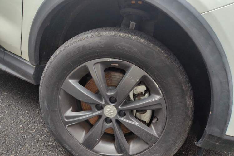 Used BYD Yuan New Energy 2019 EV360 Smart Connect Leading Model Right Front Wheel Hub