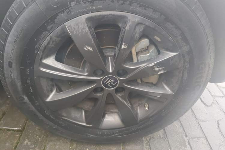 Used BYD Yuan New Energy 2019 EV535 Smart Connect Trendsetting Model Right Front Wheel Hub