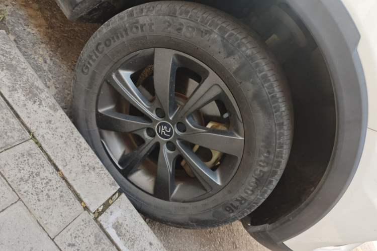 Used BYD Yuan New Energy 2019 EV535 Smart Connect Elite Model Right Front Wheel Hub