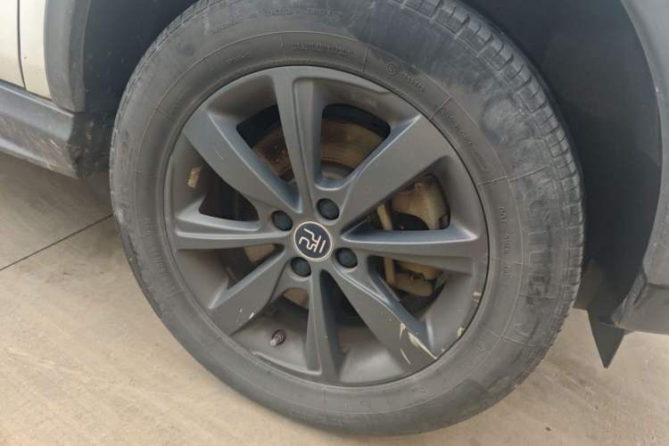 Used BYD Yuan New Energy 2019 EV535 Smart Connect Trendsetting Model Right Front Wheel Hub