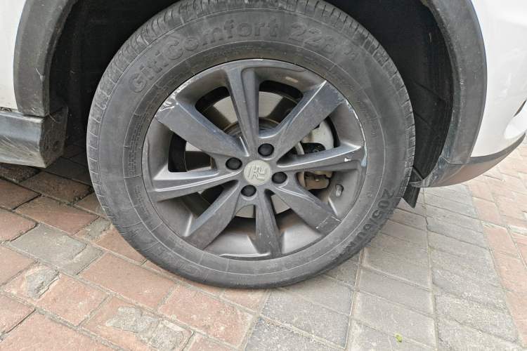 Used BYD Yuan New Energy 2019 EV360 Smart Connect Leading Model Right Front Wheel Hub