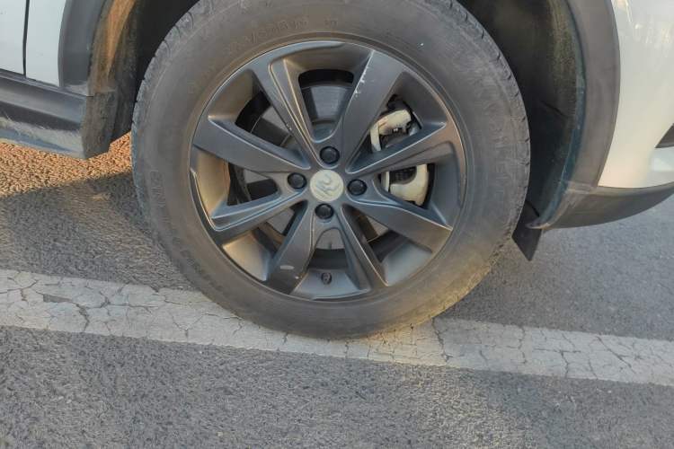 Used BYD Yuan New Energy 2019 EV360 Smart Connect Leading Model Right Front Wheel Hub