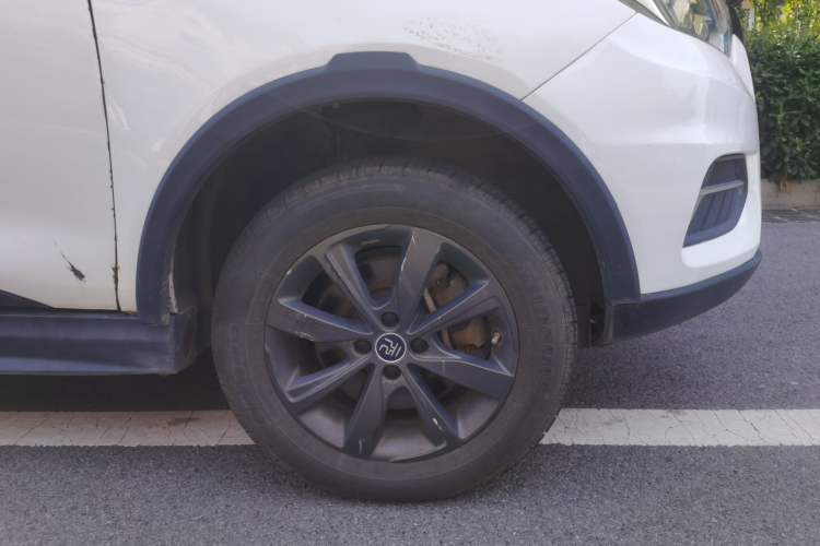 Used BYD Yuan New Energy 2019 EV360 Smart Connect Luxurious Model Right Front Wheel Hub