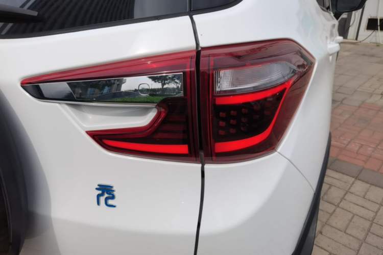 Used BYD Yuan New Energy 2019 EV360 Smart Connect Leading Model Right Rear Taillight
