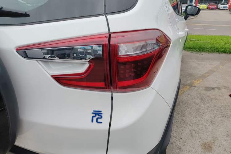 Used BYD Yuan New Energy 2019 EV360 Smart Connect Leading Model Right Rear Taillight