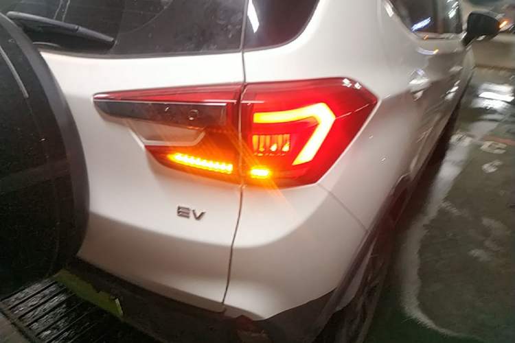 Used BYD Yuan New Energy 2019 EV360 Smart Connect Enjoyment Model Right Rear Taillight