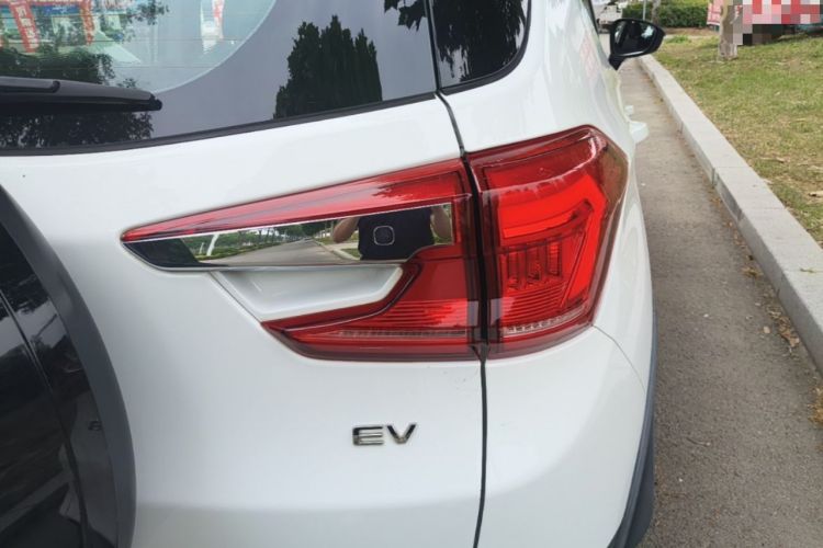 Used BYD Yuan New Energy 2019 EV535 Smart Connect Elite Model Right Rear Taillight