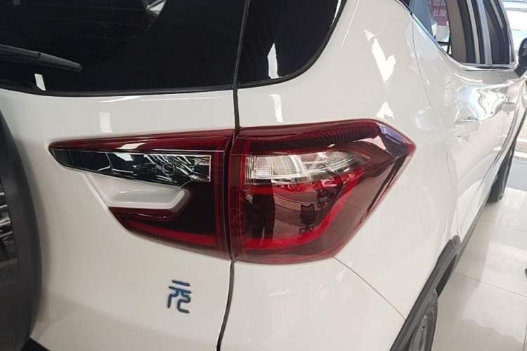 Used BYD Yuan New Energy 2019 EV360 Smart Connect Leading Model Right Rear Taillight