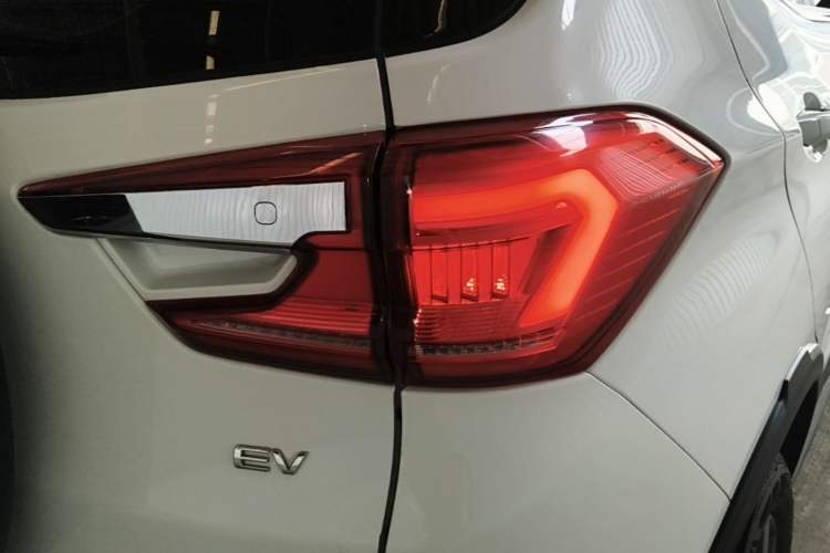 Used BYD Yuan New Energy 2019 EV535 Smart Connect Elite Model Right Rear Taillight