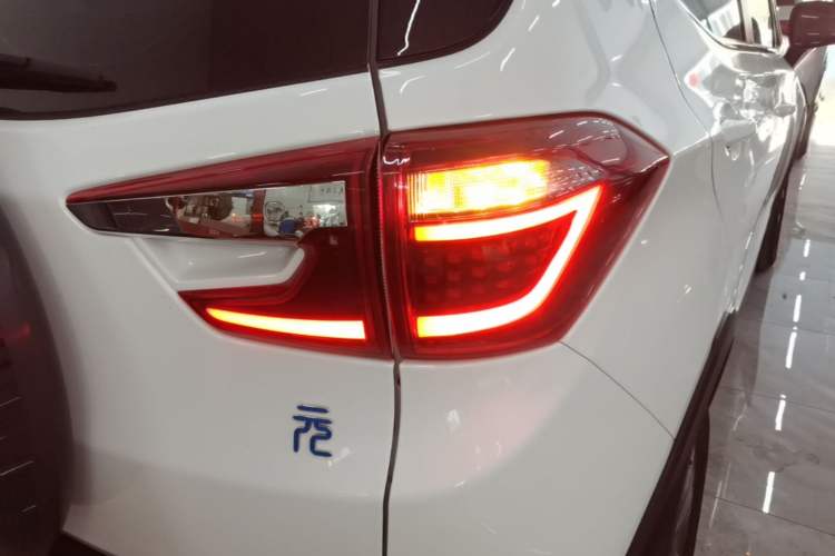 Used BYD Yuan New Energy 2019 EV360 Smart Connect Elite Model Right Rear Taillight