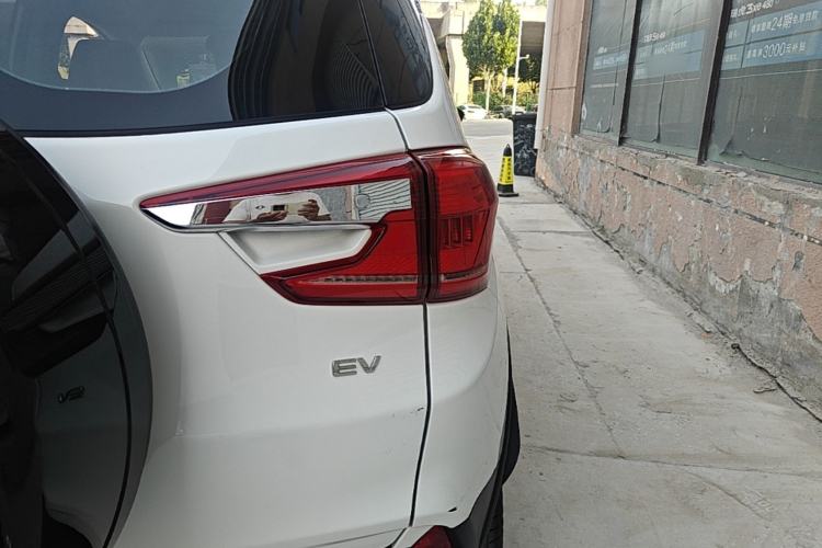 Used BYD Yuan New Energy 2019 EV535 Smart Connect Trendsetting Model Right Rear Taillight